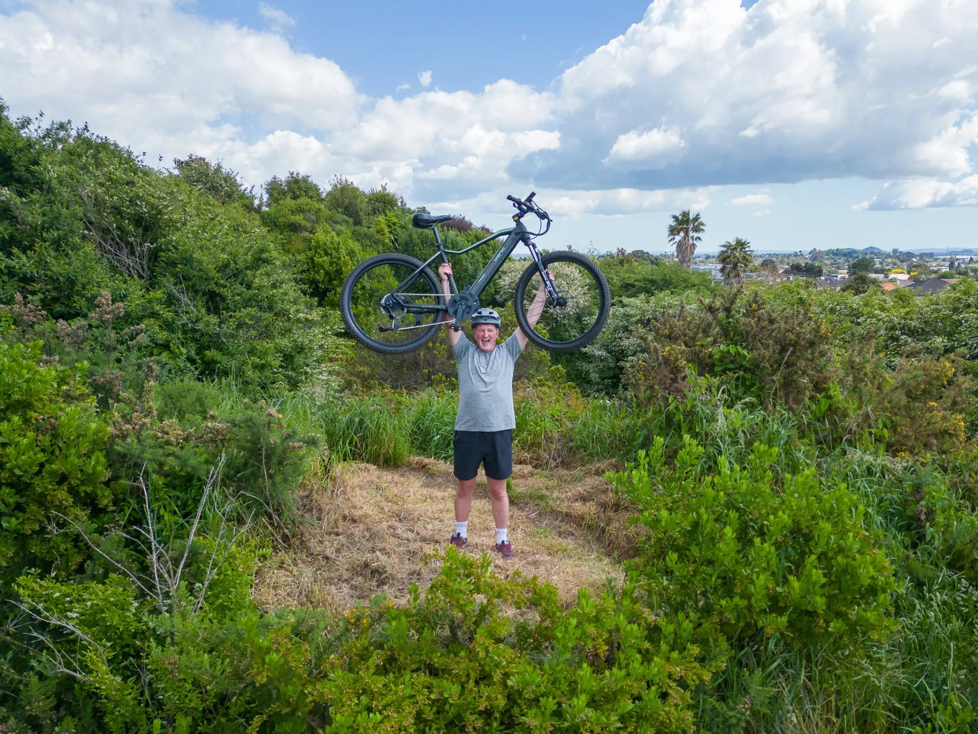 Bionic Ranger Mid Drive E-bike in action 2