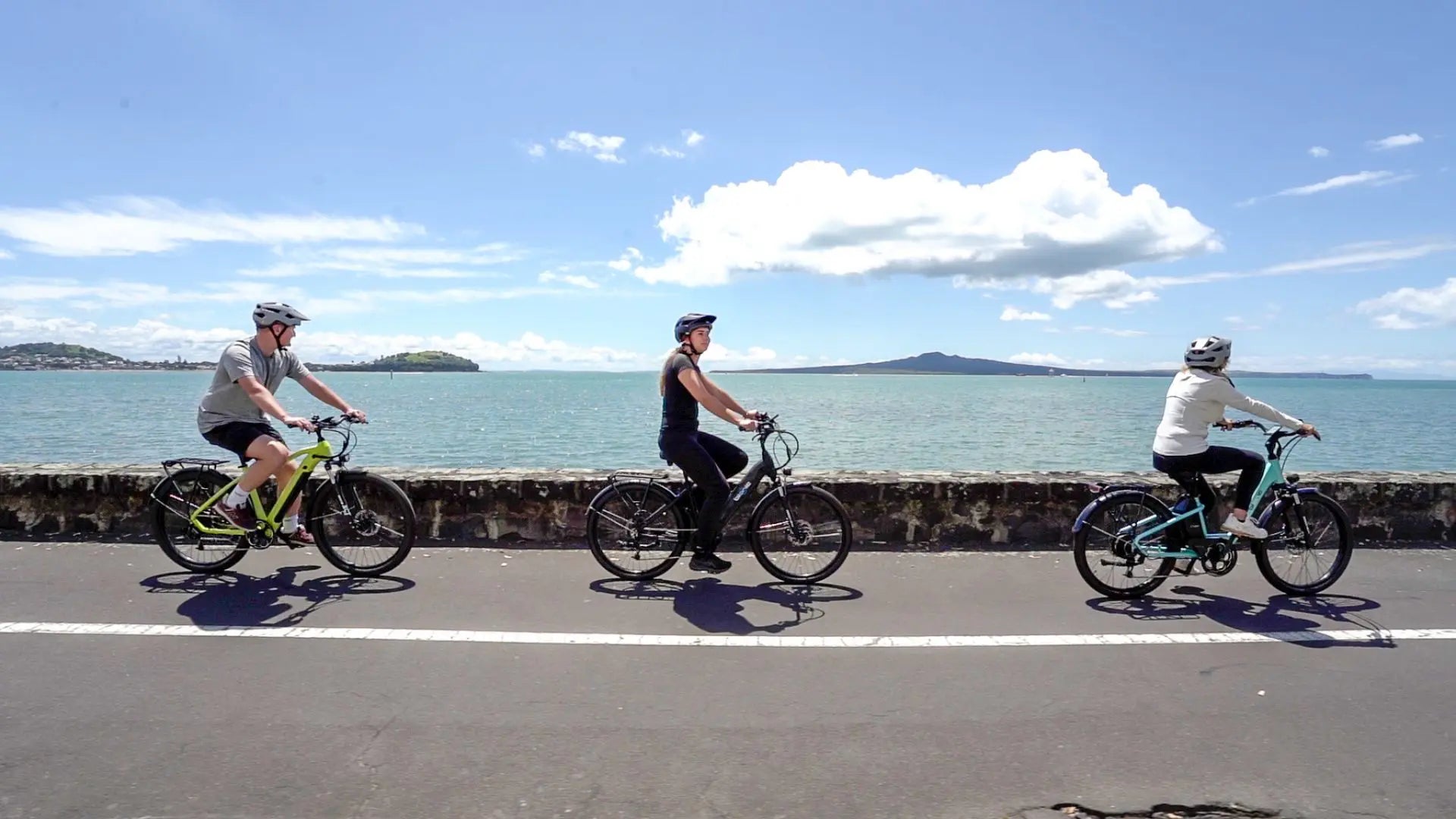 Bionic City-X3 Sensor Drive Cruiser E-bike in action 2