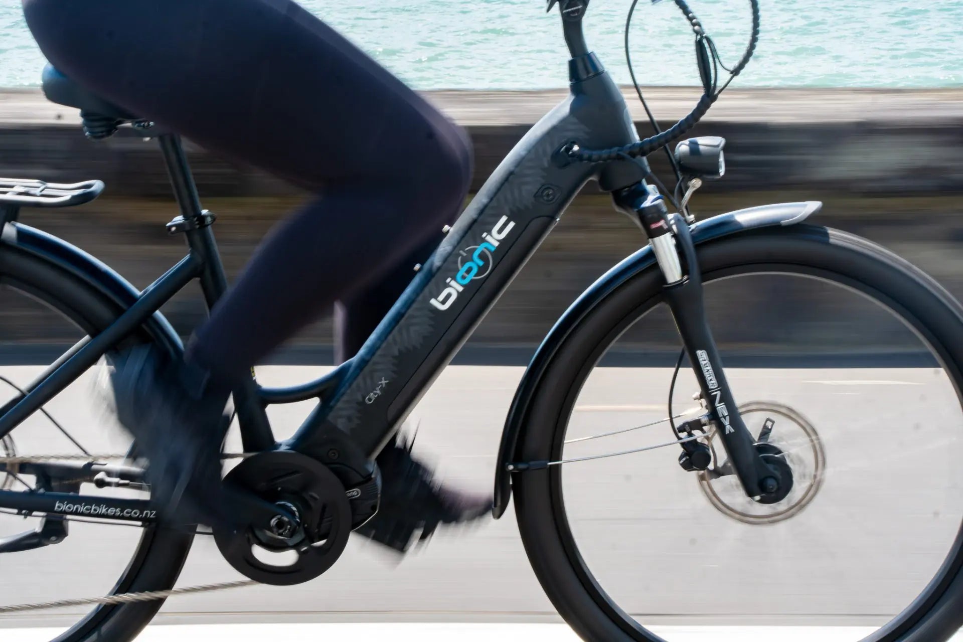 Bionic City-X3 Sensor Drive Cruiser E-bike in action 3