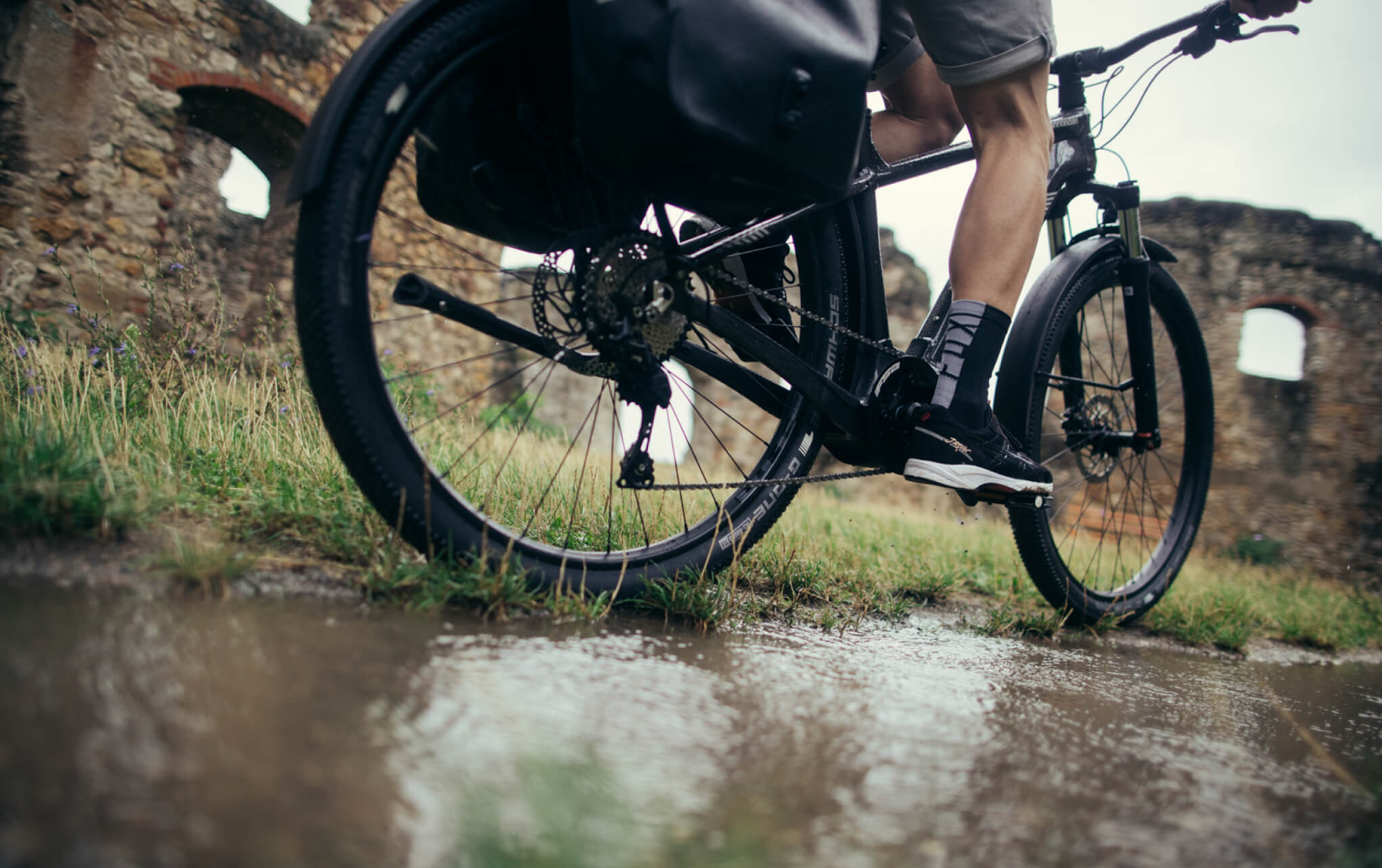 Cannondale Tesoro Neo X 3 E-Trekking In action 1