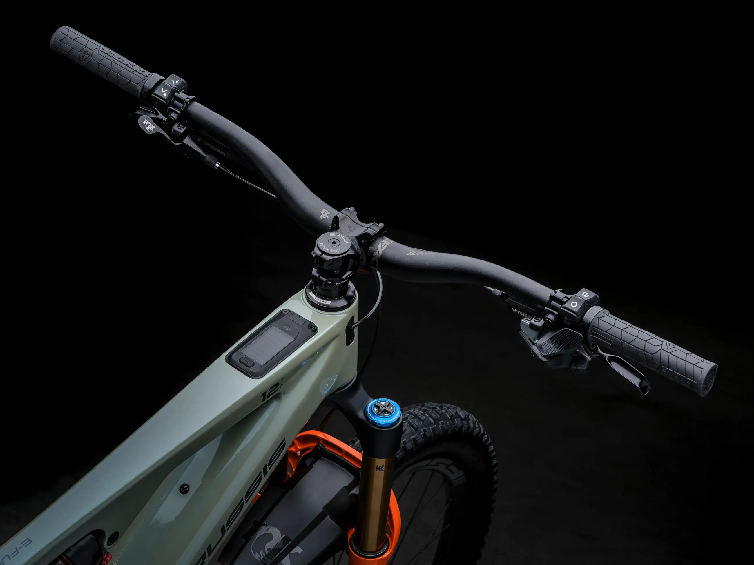 Close-up of Crussis e-Full 12.11-PRO handlebar with black background