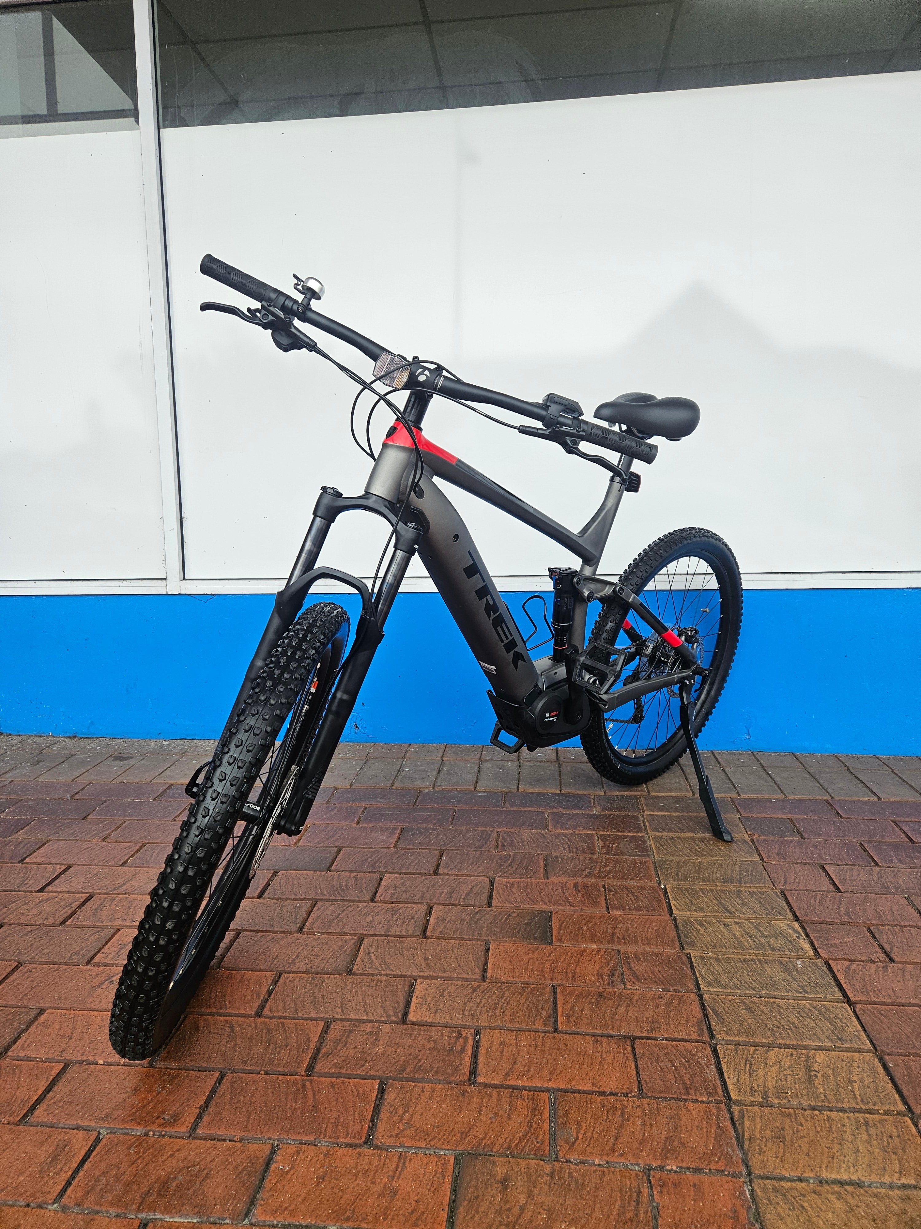 Trek Powerfly 5 – Pre-loved front image