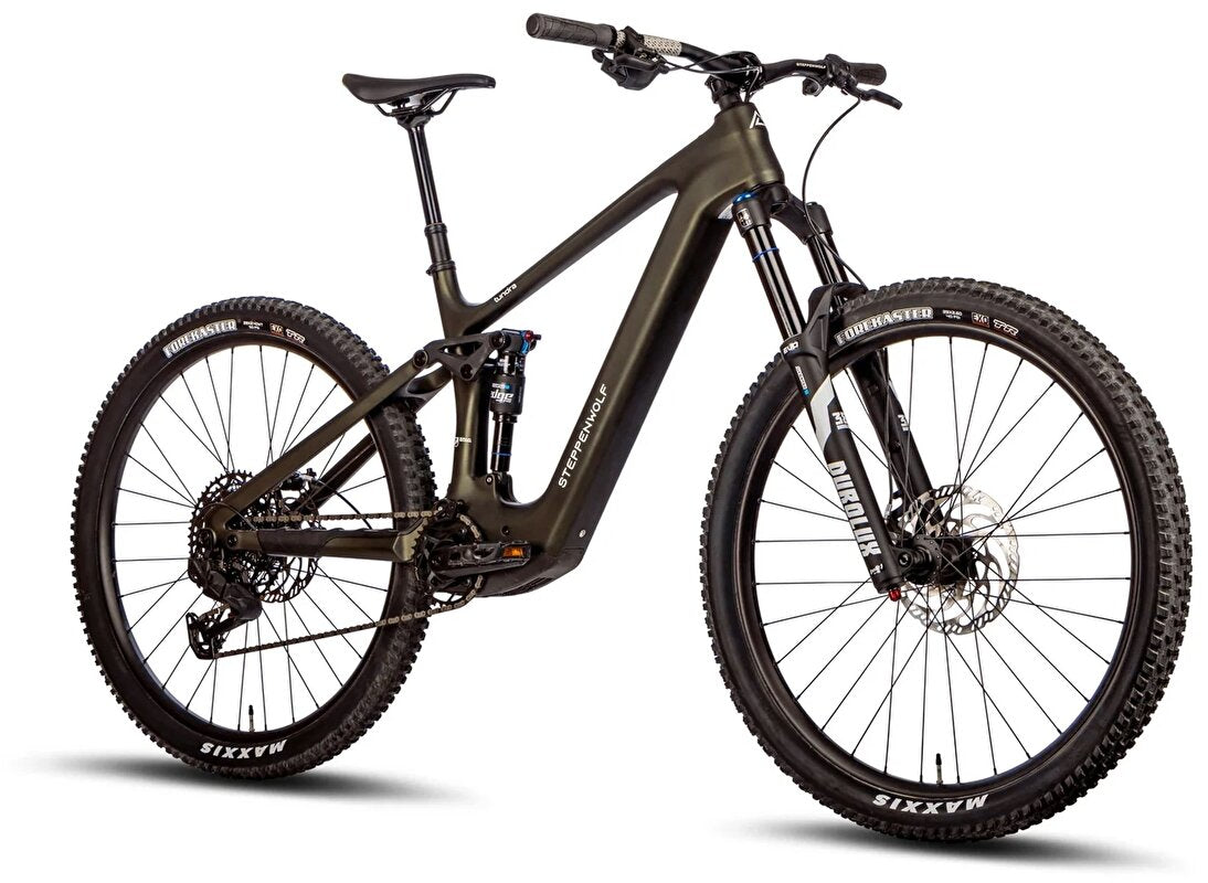 Steppenwolf Tundra 9 in green Mountain bike with a dark frame and black tyres on a white background