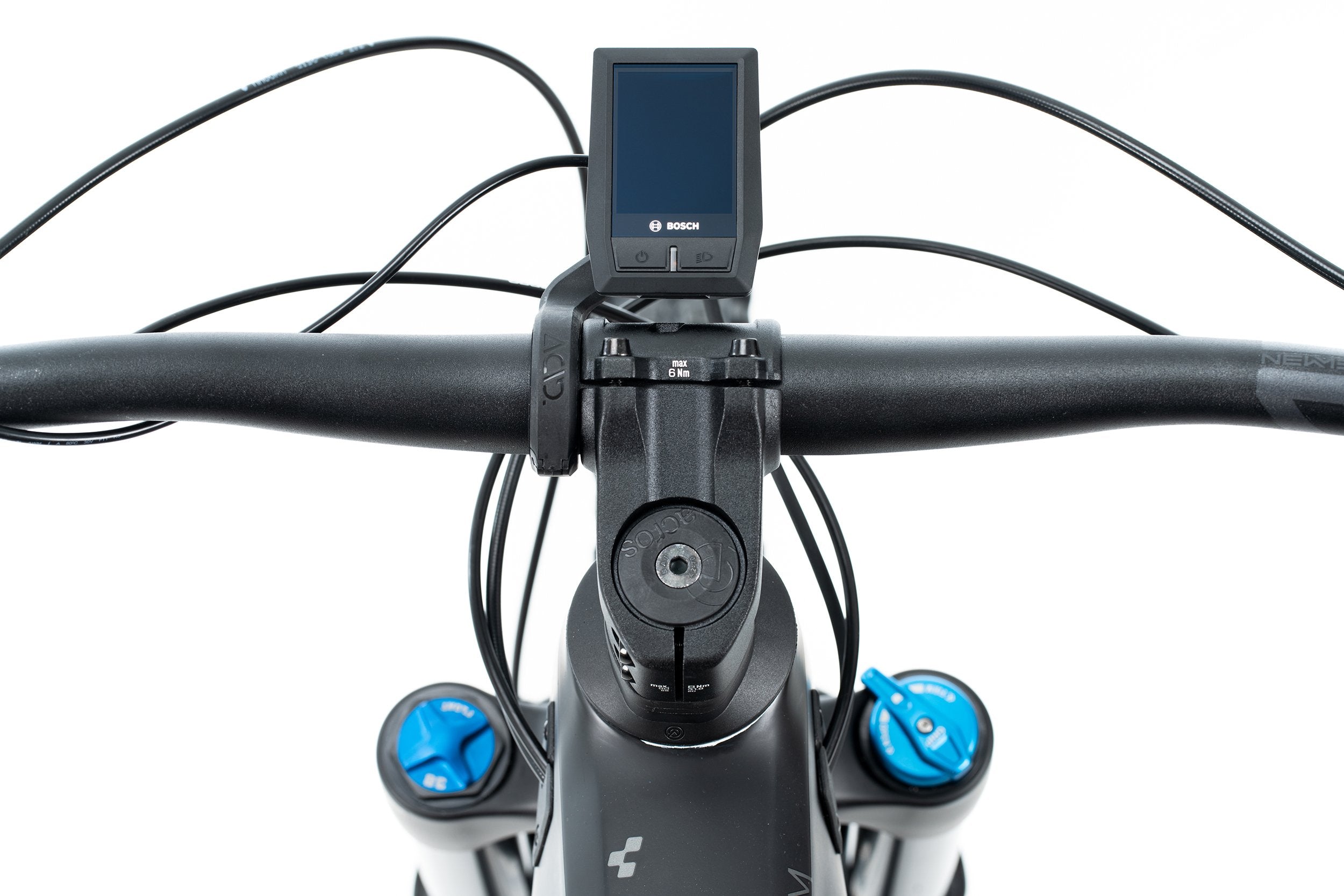 Acid Mount Bosch Kiox mounted at front of handlebar