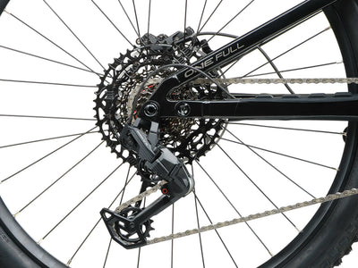 Close-up of Crussis ONE-Full 11.11 gear system on a white background