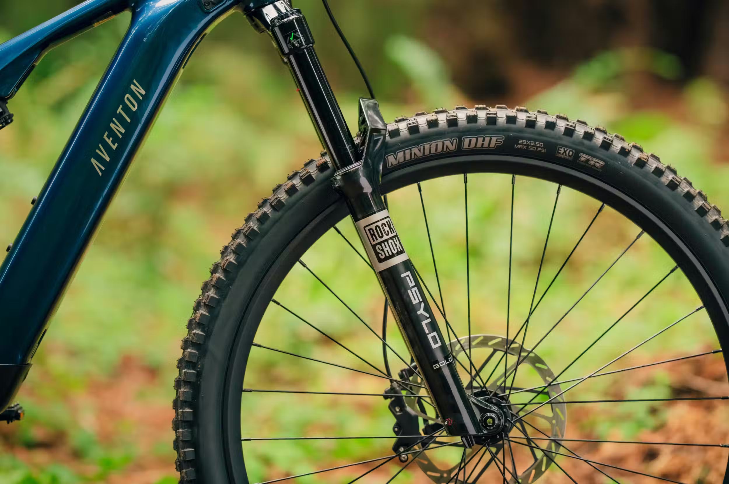 Aventon Current Rockshox Psylo fork close up