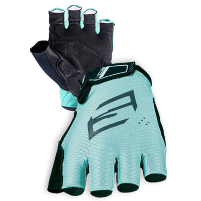 Pair FIVE RC3 Gel Shorty gloves with a brand logo on a white background