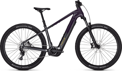 Purple/Red Focus Jarifa ² 6.7 electric bicycle on a transparent background