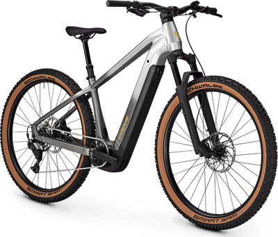 Focus Jarifa ² 6.7 electric bicycle with brown tires on a transparent background