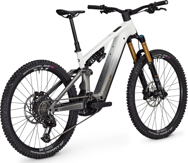 Focus Sam² 6.9 in white/grey electric bicycle on a black stand with a clear background