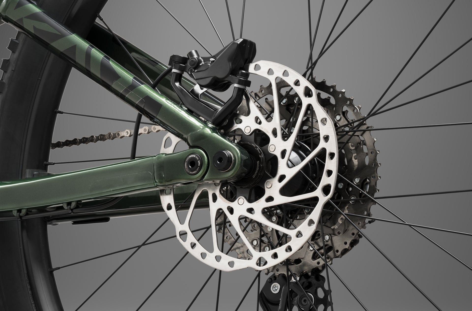 Kado S Metallic Gloss Aston Green Brakes calliper and rotors