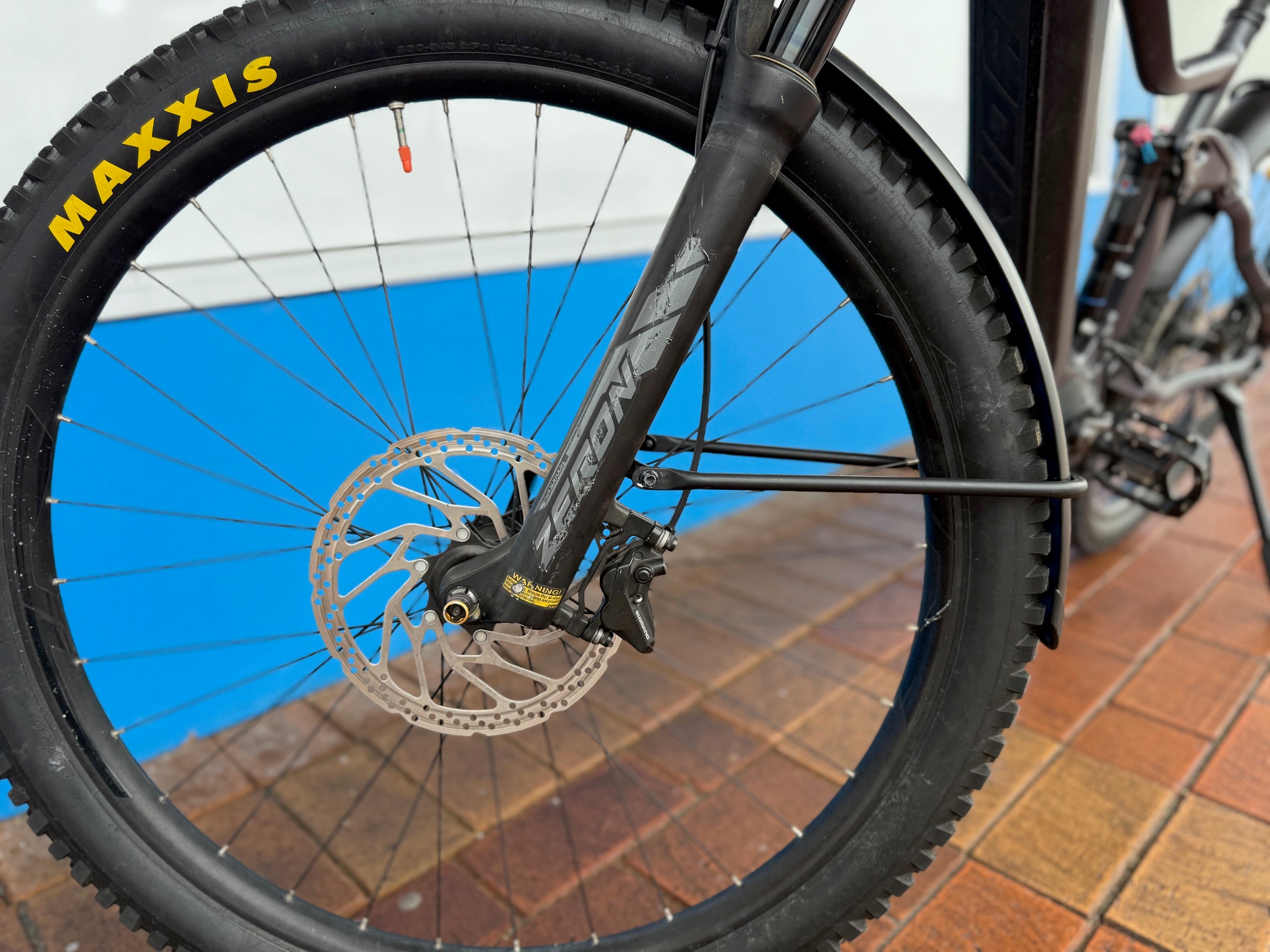 Merida eONE-FORTY 475 2020 E-Mountain Bike - front wheel