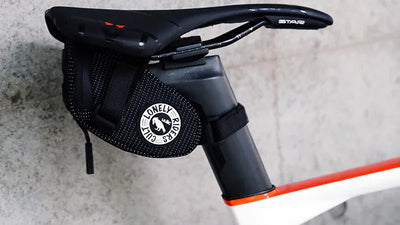 Ulac Neo Porter Radtail Go 0.6L in Black/Noir Under Saddle