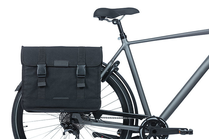 Basil Kavan Eco Classic 58L Double bag - display on bike