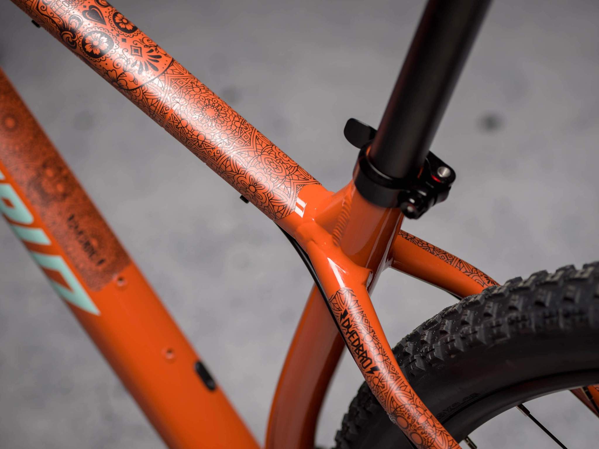 Dyedbro Dia De Muertos Black Top tube