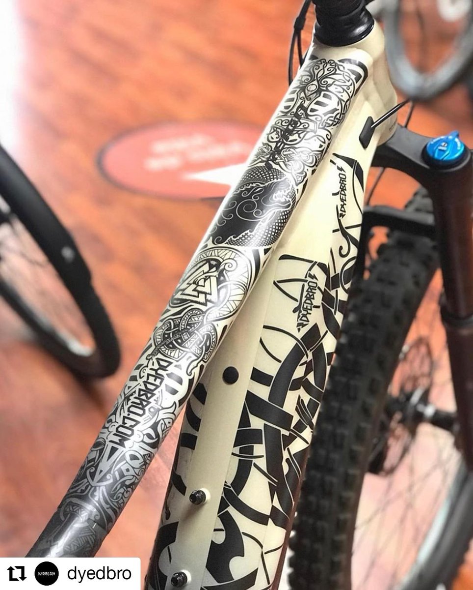 Dyedbro -Viking | Black